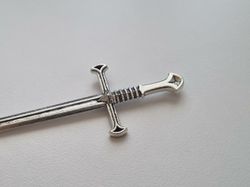 Svärd minisvärd miniatyr till dockskåp dockhus tittskåp