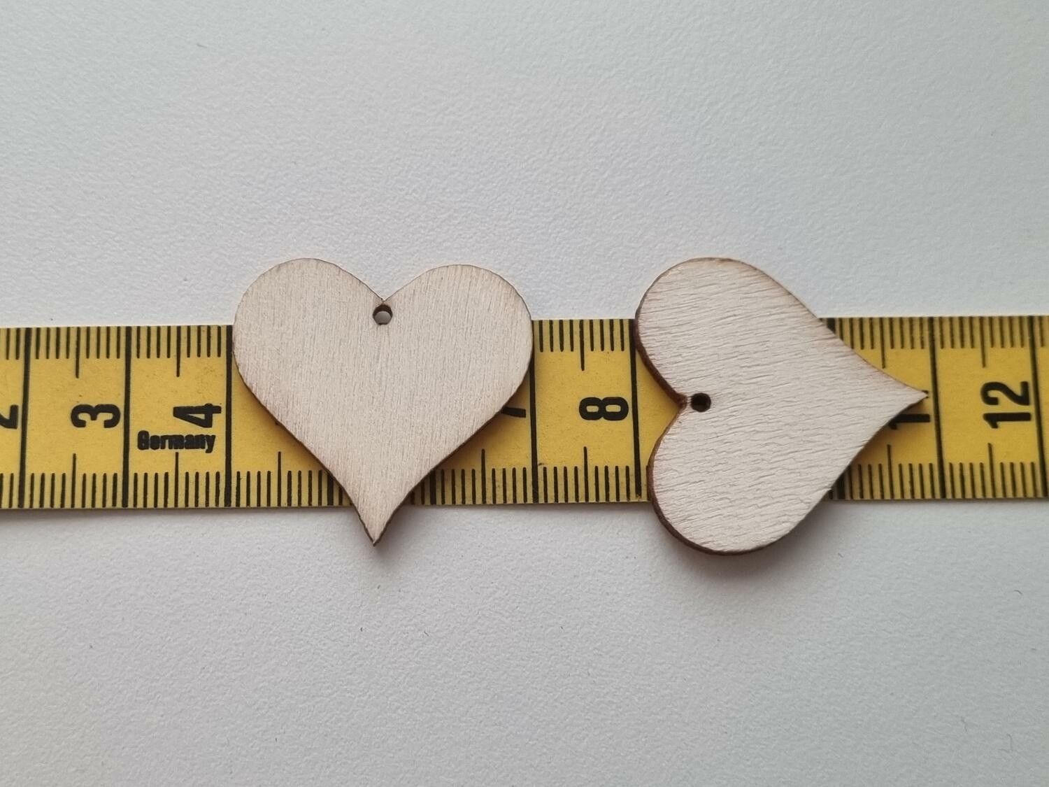 10 st trädekorationer dekorationer i trä, hjärtan i trä (30 mm i diameter)