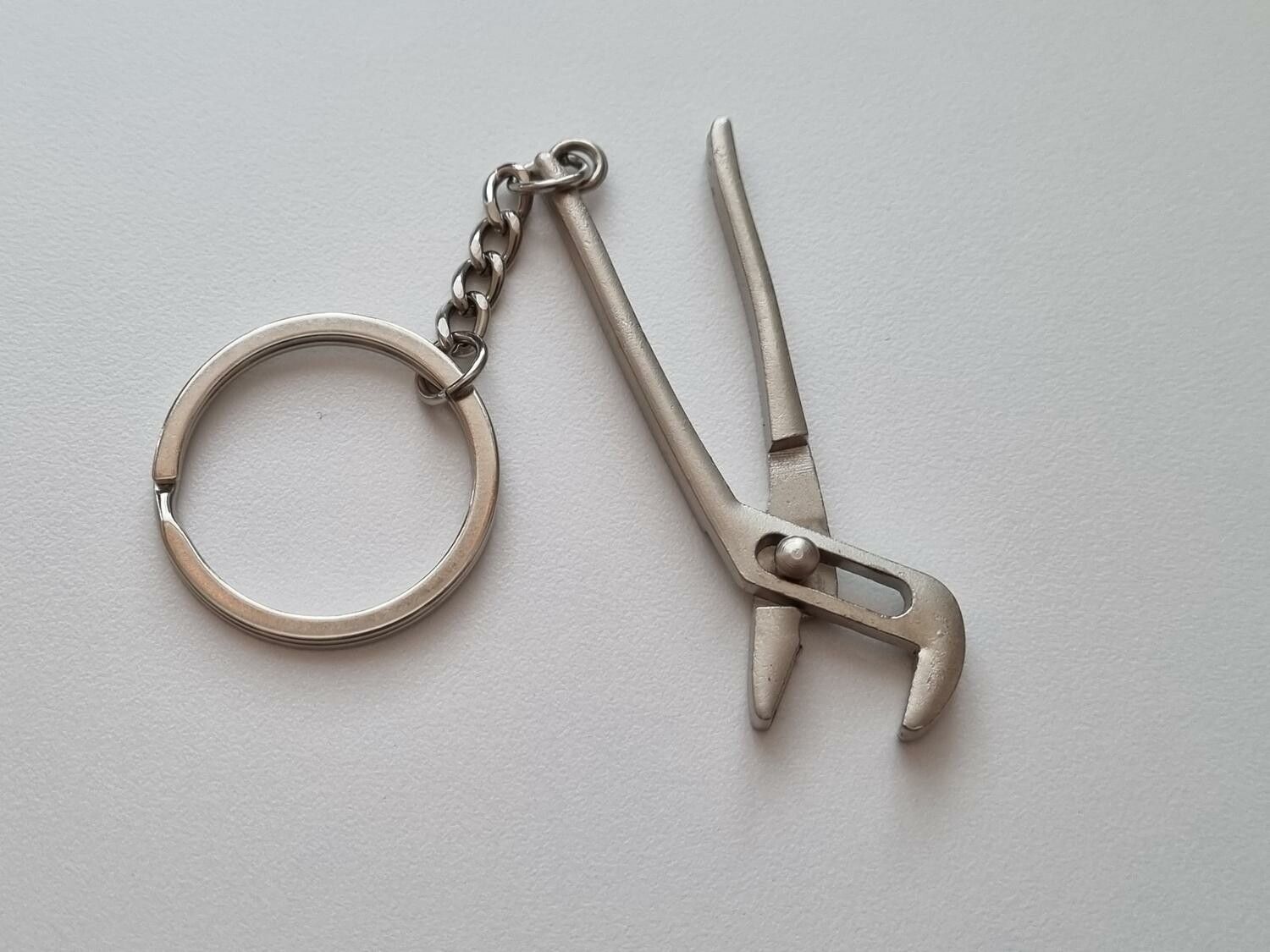 Nyckelring Tång miniatyr i rostfritt stål (16 gram)