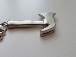 Nyckelring yxa hänge miniatyr i rostfritt stål (20 gram)