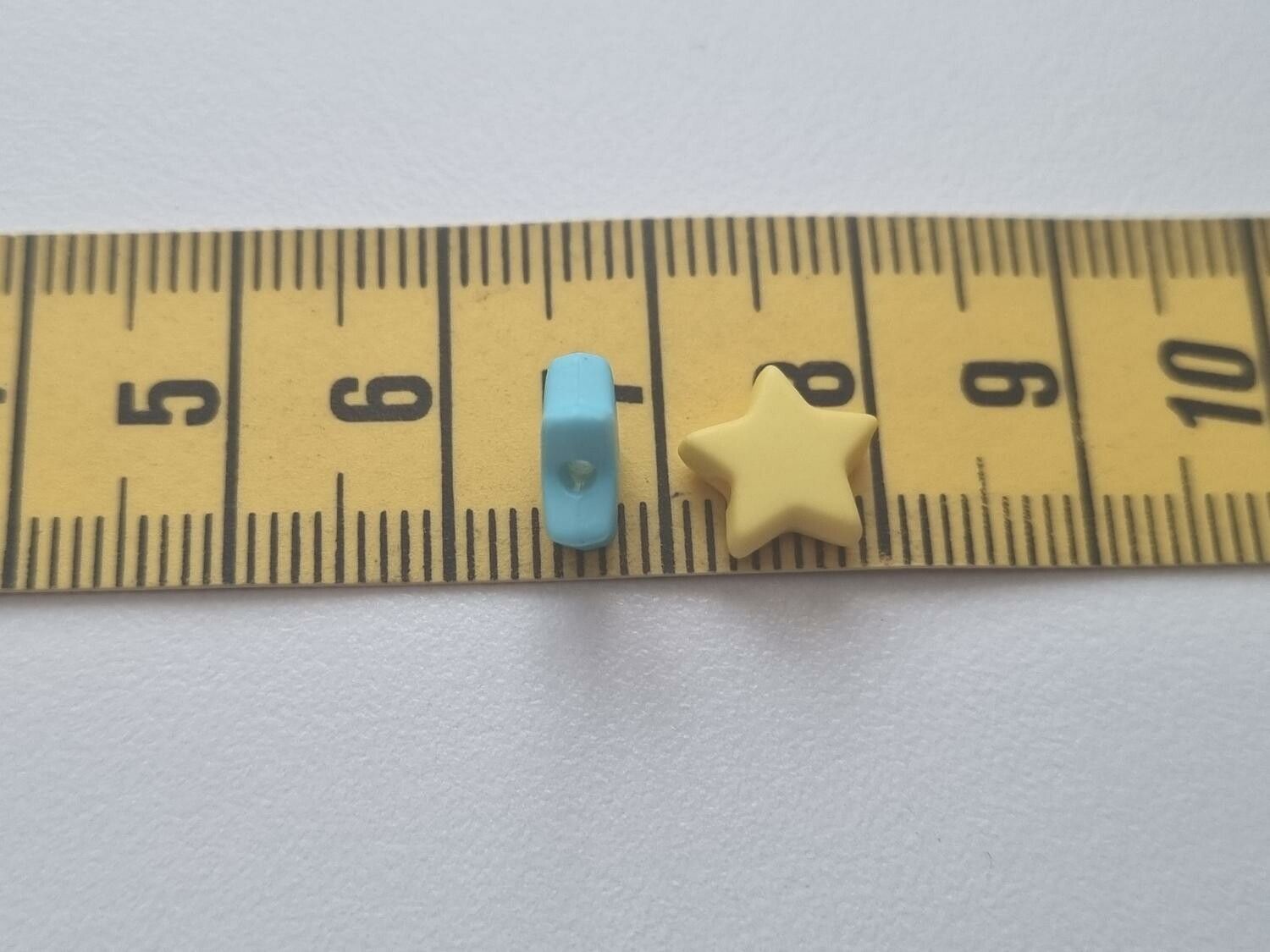 50 st pärlor, stjärnor i varierande vackra färger (9 mm)