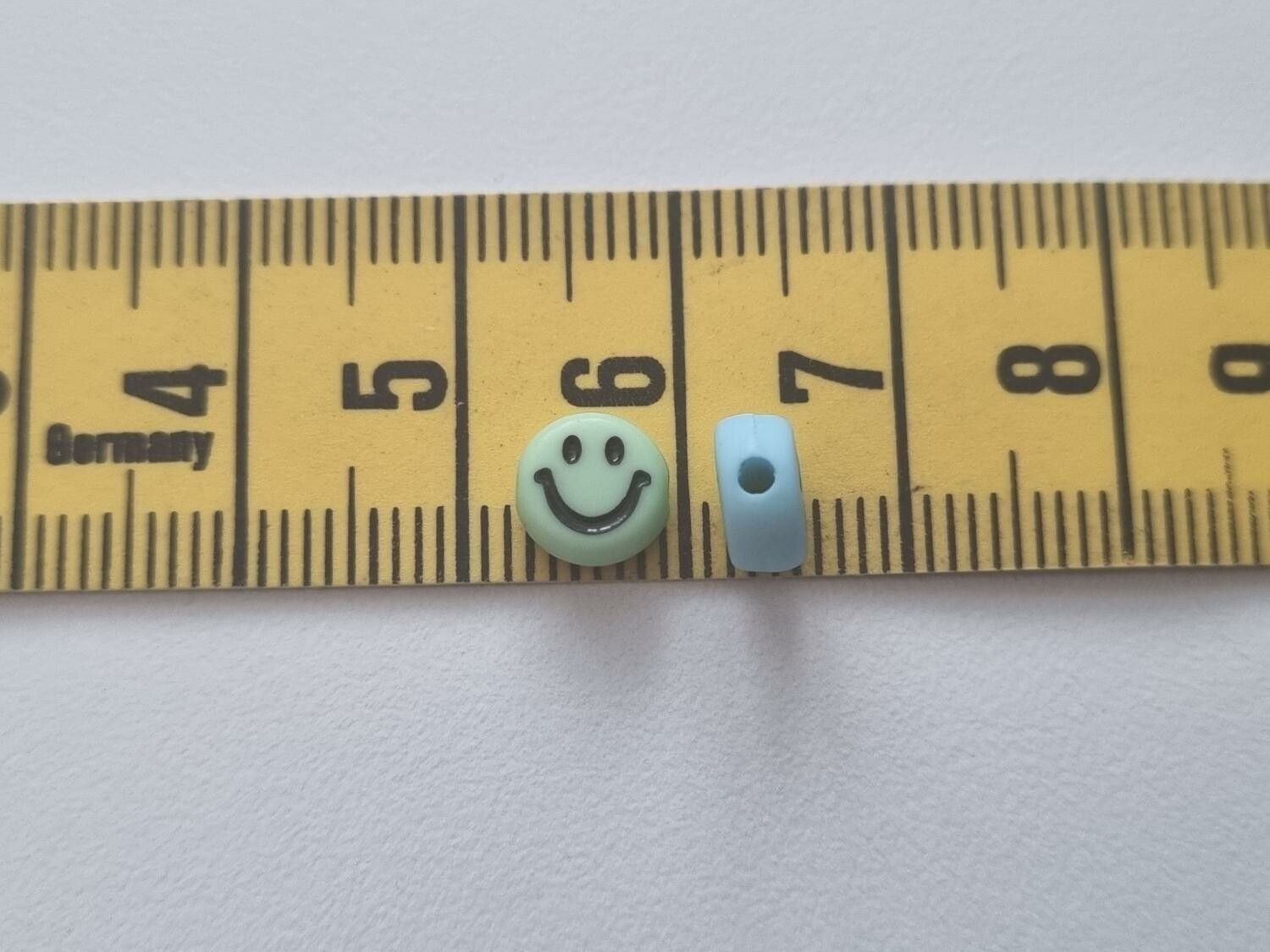 50 st pärlor smiley Smileypärlor (6 mm i diameter)