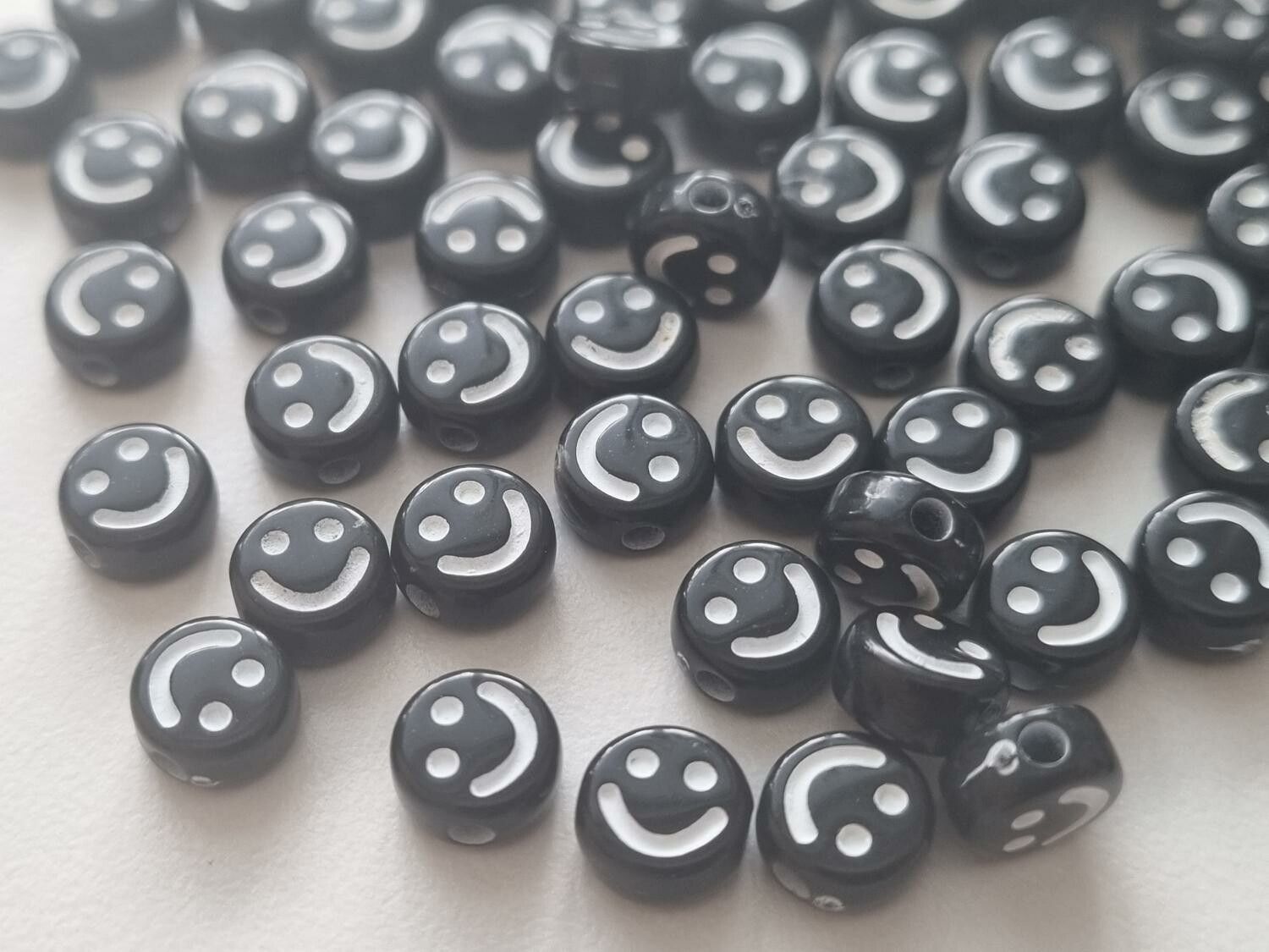50 st pärlor smiley Smileypärlor (6 mm i diameter)