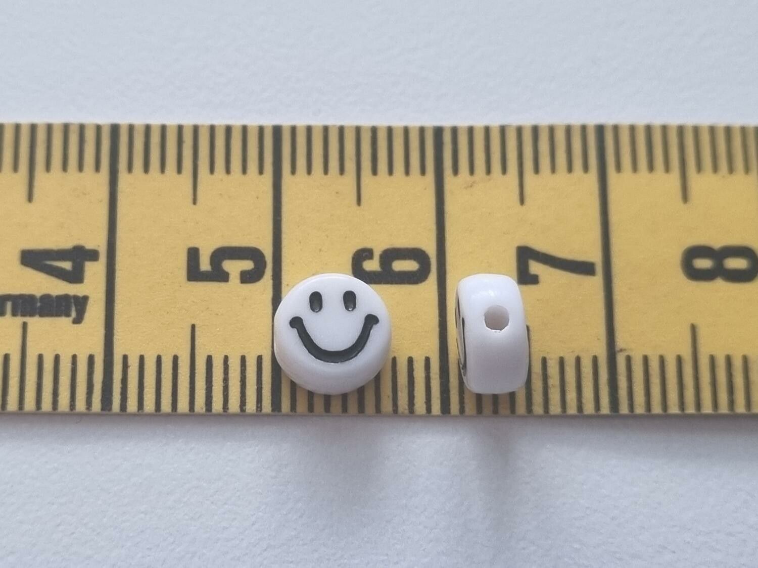 50 st pärlor smiley Smileypärlor (6 mm i diameter)