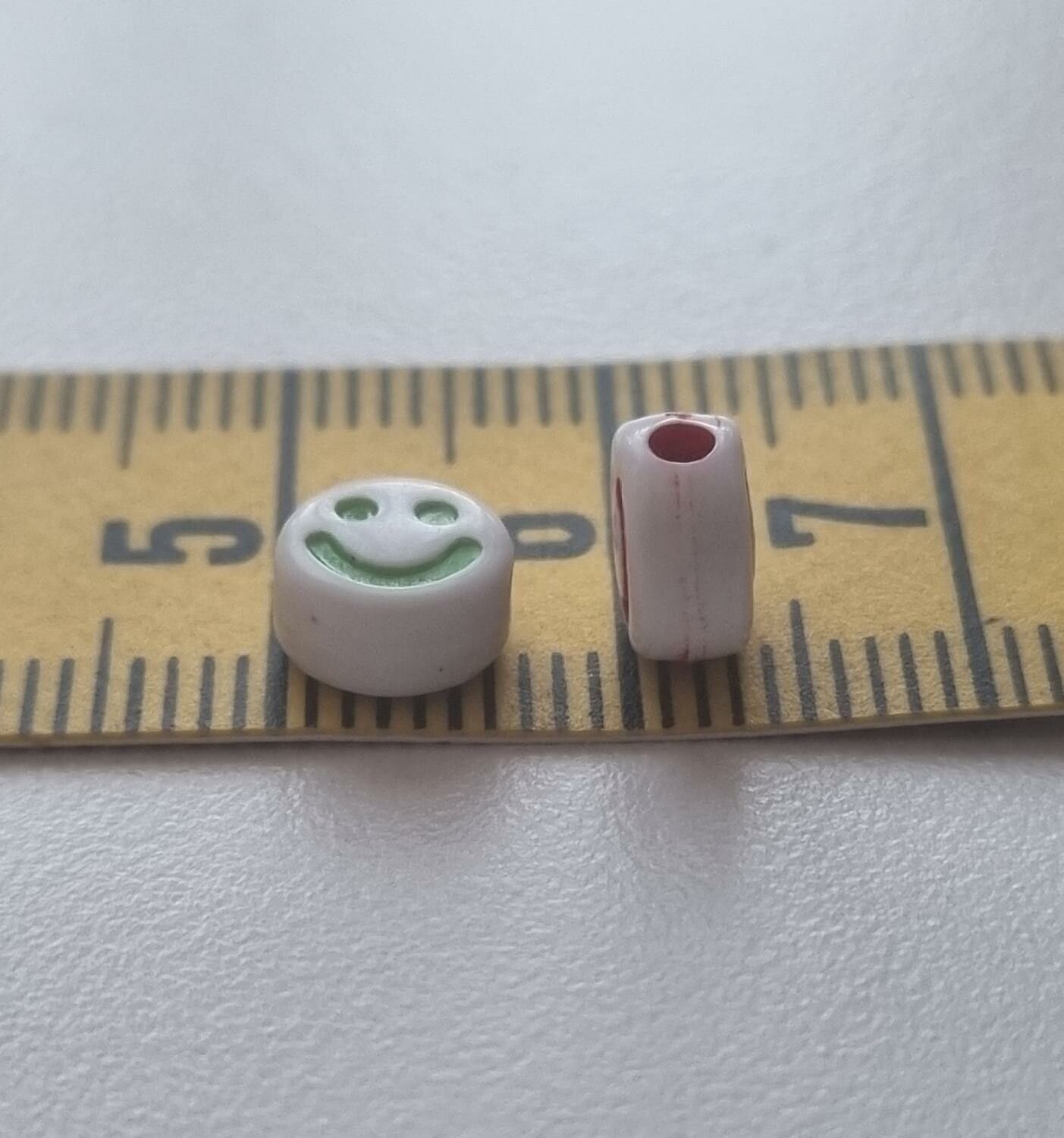 50 st pärlor smiley Smileypärlor (6 mm i diameter)