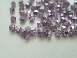 100 st bicone pärlor (4 mm) - Lilafärgade
