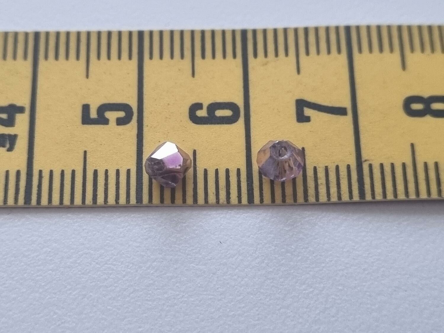 100 st bicone pärlor (4 mm) - Lilafärgade
