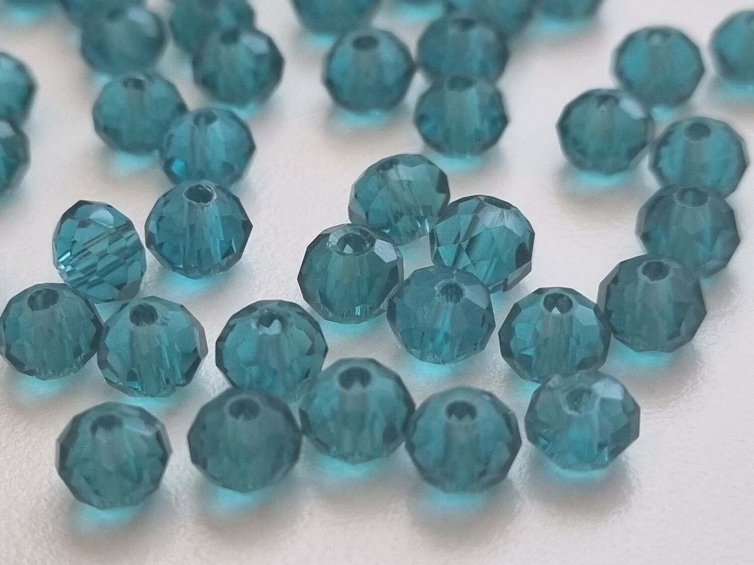 50 st pärlor vackra färger och lyser (4x6 mm) Grön/blå/turkos