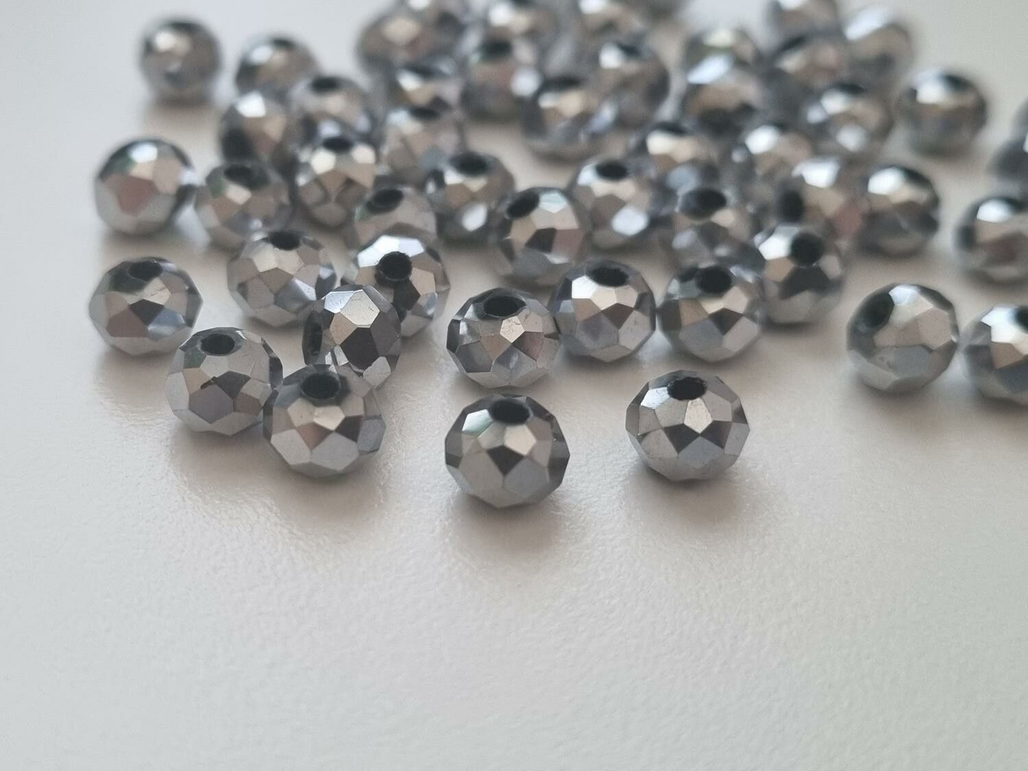 50 st pärlor vackra färger och lyser (4x6 mm) - Silver