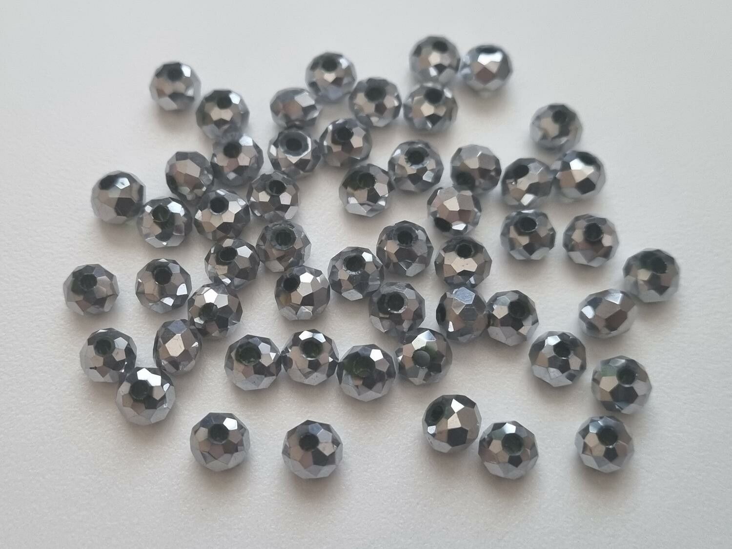 50 st pärlor vackra färger och lyser (4x6 mm) - Silver