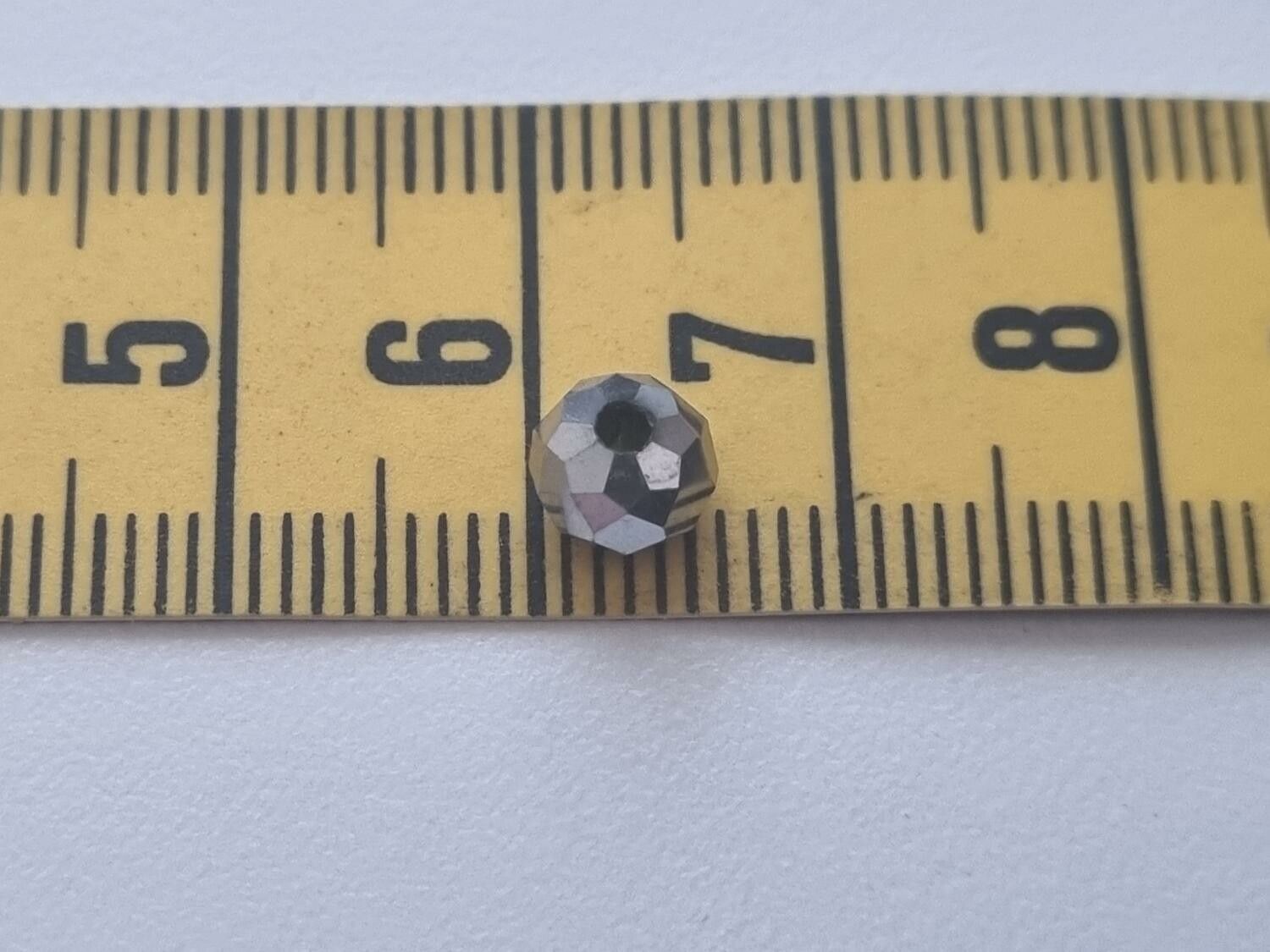 50 st pärlor vackra färger och lyser (4x6 mm) - Silver