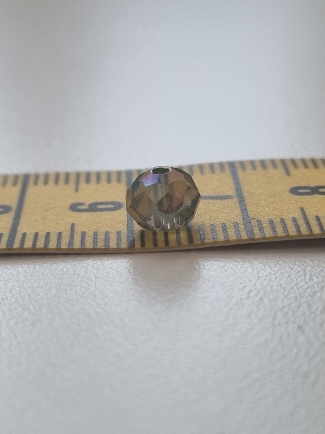 50 st pärlor vackra färger och lyser (4x6 mm) - Klargrön