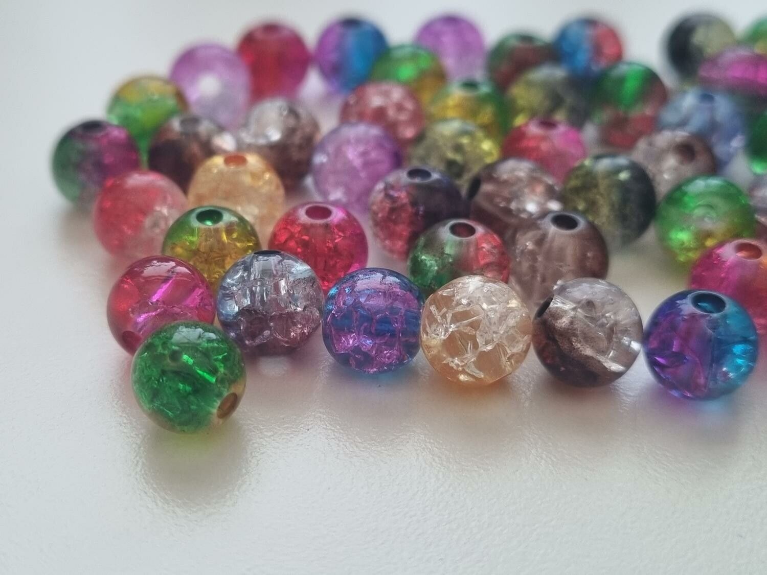 50 st pärlor i varierande vackra färger (8 mm)