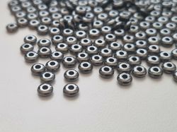 200 st svarta pärlor spacer beads i fin lyser (5 mm)
