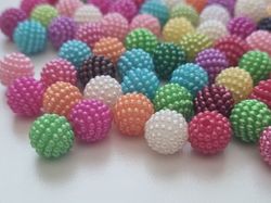 25 st pärlor, bär i varierande vackra färger (10 mm)