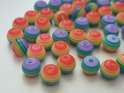 50 st pärlor i varierande vackra färger (8 mm)