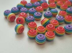 50 st pärlor i varierande vackra färger (8 mm)