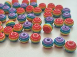50 st pärlor i varierande vackra färger (8 mm)