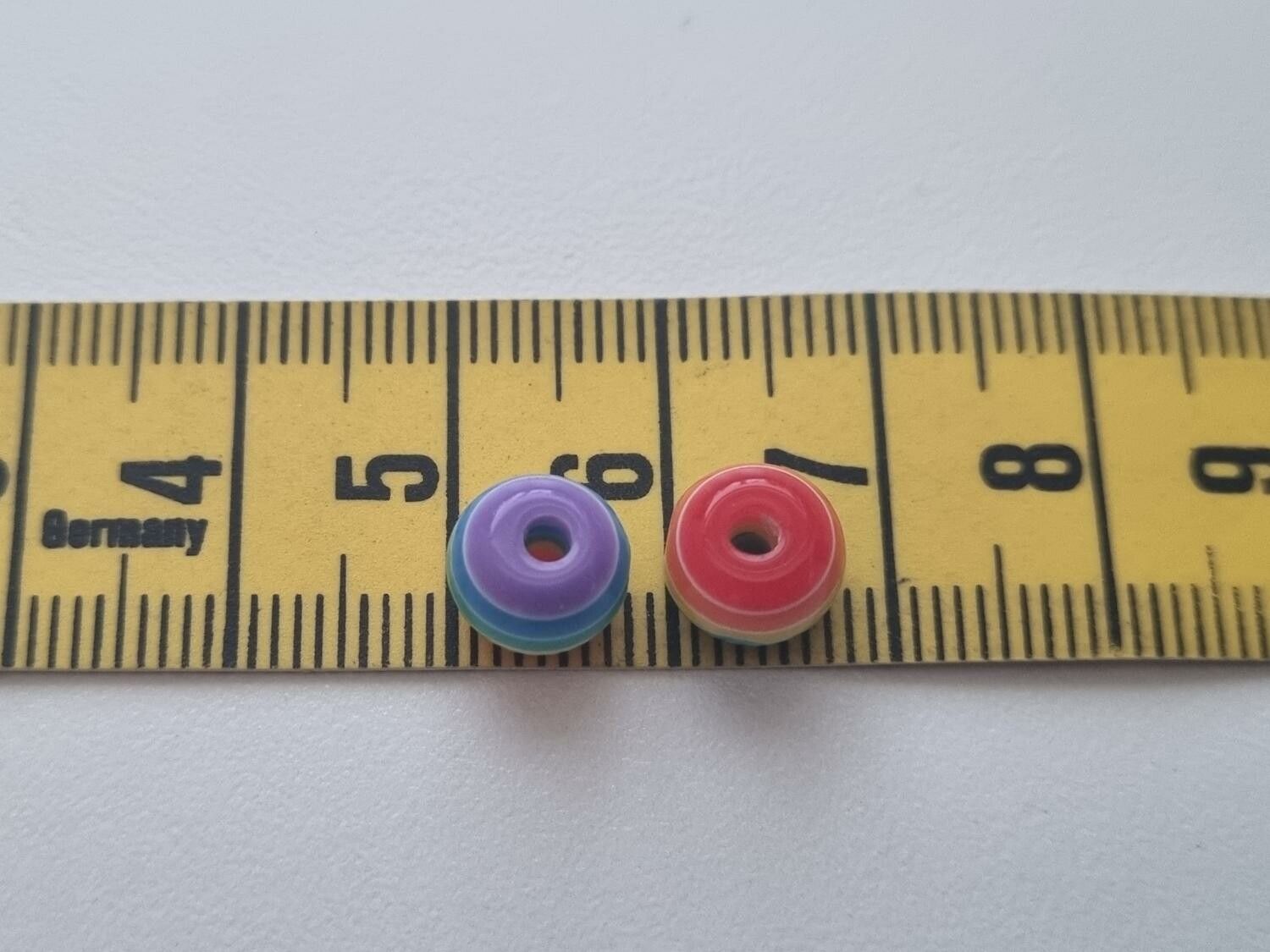 50 st pärlor i varierande vackra färger (8 mm)