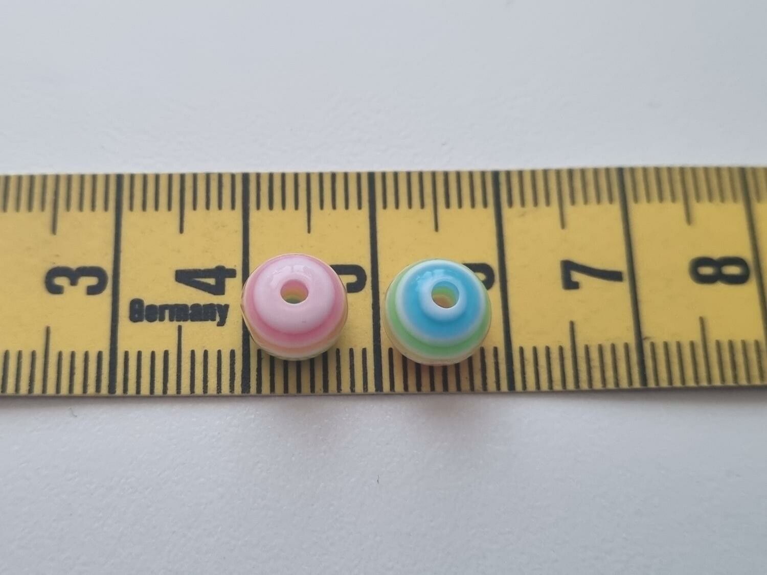 50 st pärlor i varierande vackra färger (8 mm)