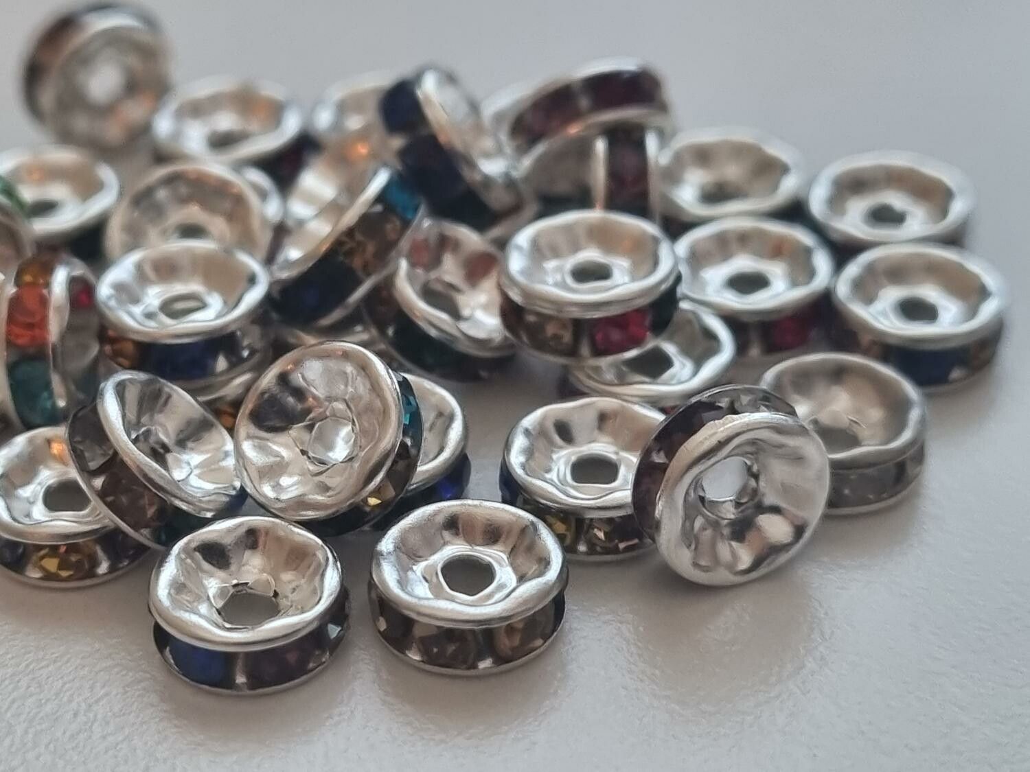 25 st strassrondeller, pärlor med strass (8 mm)