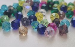 50 st bicone pärlor i varierande vackra färger (6 mm)