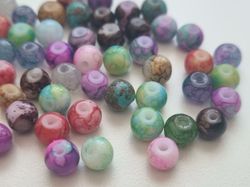 30 st pärlor i varierande vackra färger (6 mm)