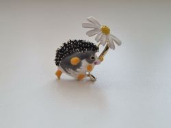 Brosch Igelkott med paraplyblomma