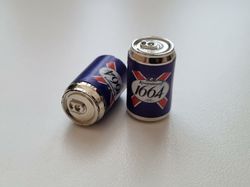 2 st Burkar miniatyr, miniburkar, dockskåp, tittskåp (Kronenbourg 1664)