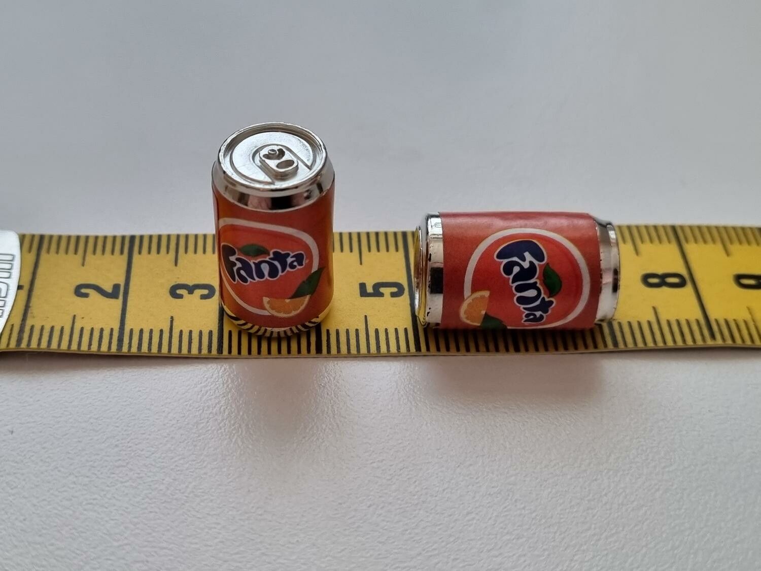 2 st Burkar miniatyr, miniburkar, dockskåp, tittskåp (Fanta)