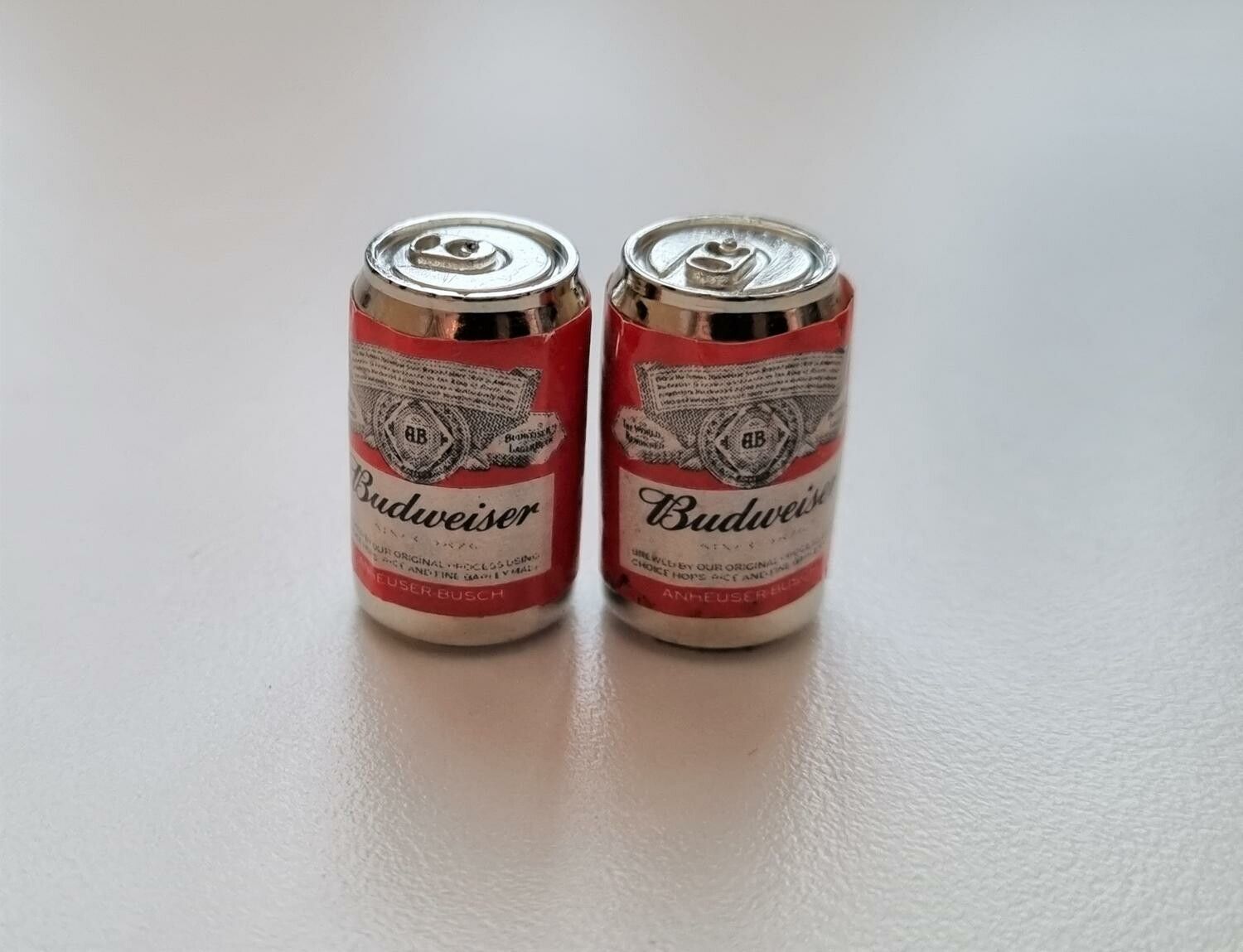 2 st Burkar miniatyr, miniburkar, dockskåp, tittskåp (Budweiser)