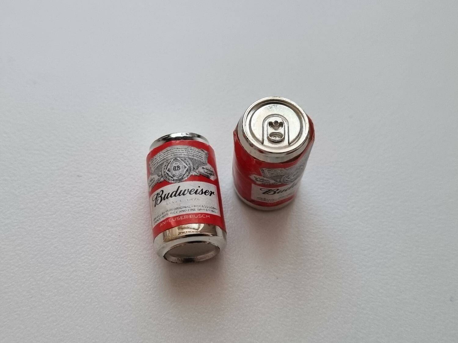 2 st Burkar miniatyr, miniburkar, dockskåp, tittskåp (Budweiser)