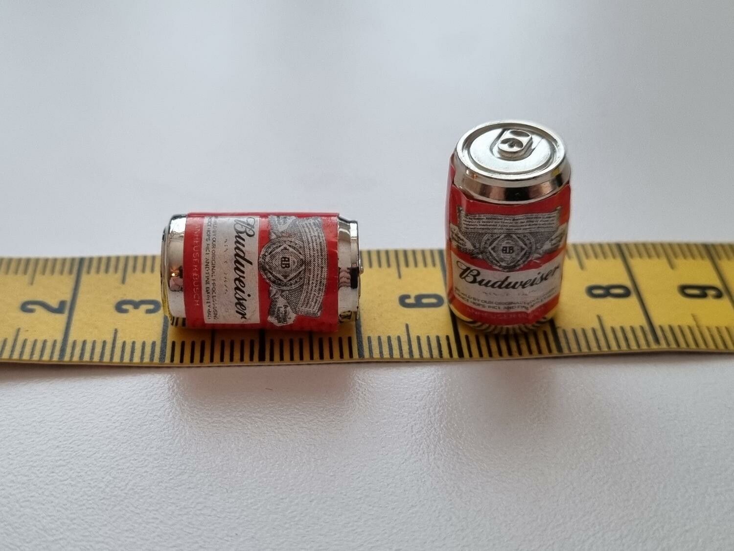 2 st Burkar miniatyr, miniburkar, dockskåp, tittskåp (Budweiser)