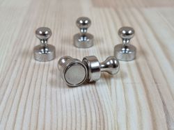 5 st Neodymium magneter Push Pins (ca 1/2 kg lyftkraft)