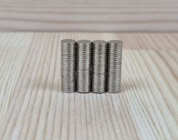 100 st Neodymium magneter (6x1 mm) runda magneter