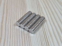 100 st Neodymium magneter (5x1 mm) runda magneter