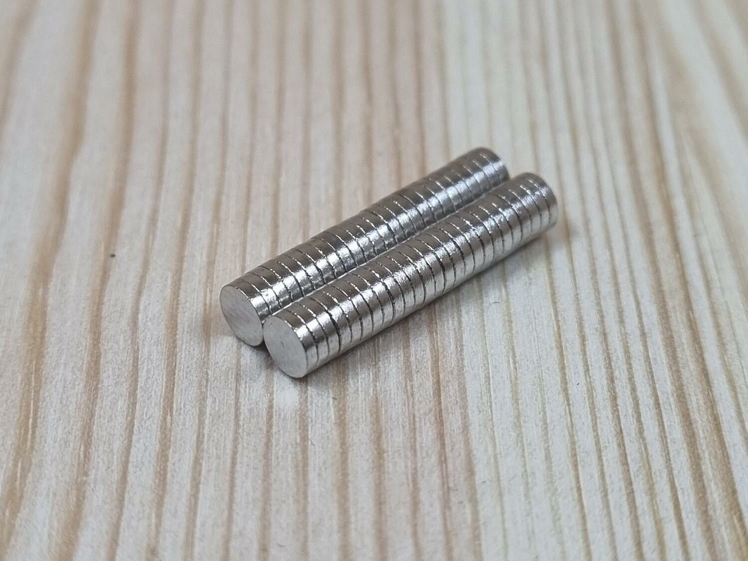 50 st Neodymium magneter (4x1 mm) runda magneter