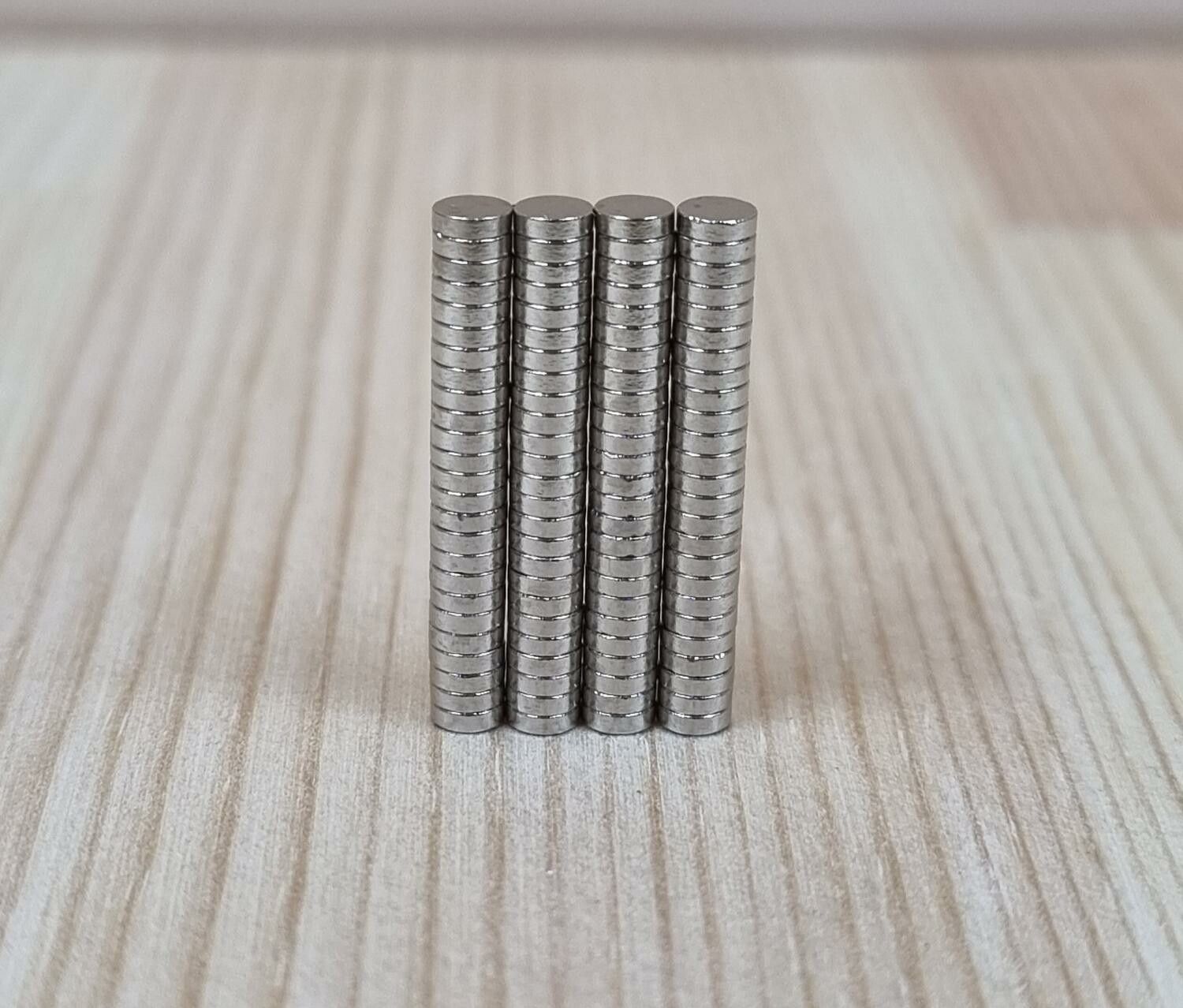 100 st Neodymium magneter (3x1 mm) runda magneter