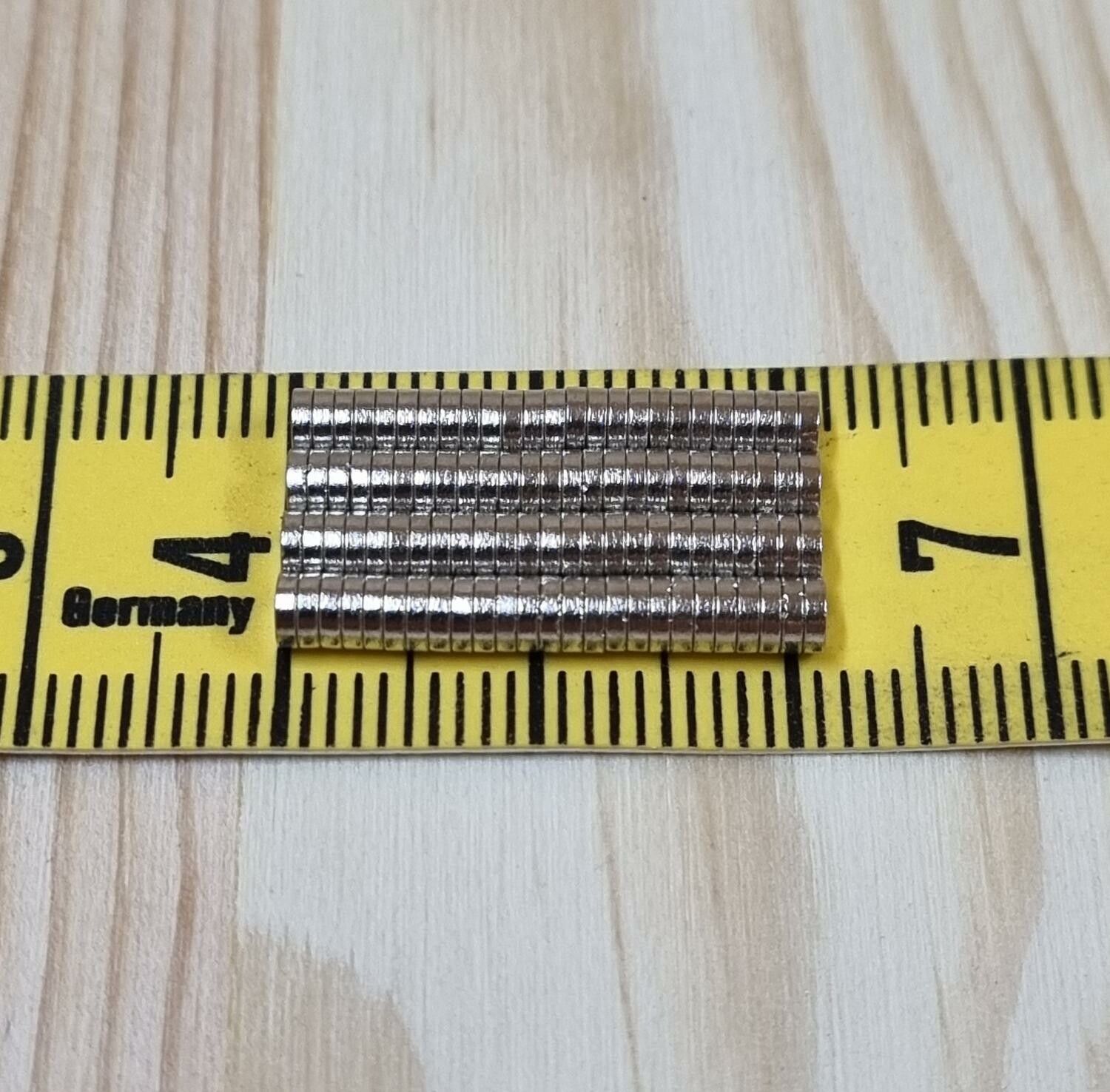 100 st Neodymium magneter (3x1 mm) runda magneter