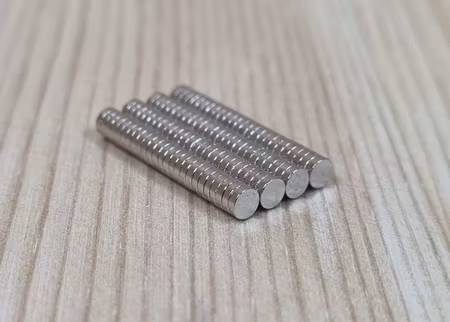 100 st Neodymium magneter (3x1 mm) runda magneter