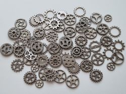 50 st kugghjul i steampunk, kuggar, gears minikugghjul (antiksilverfärgade)