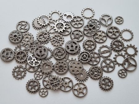 50 st kugghjul i steampunk, kuggar, gears minikugghjul (antiksilverfärgade)