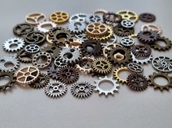 50 st kugghjul i steampunk, kuggar, gears minikugghjul (blandade färger)