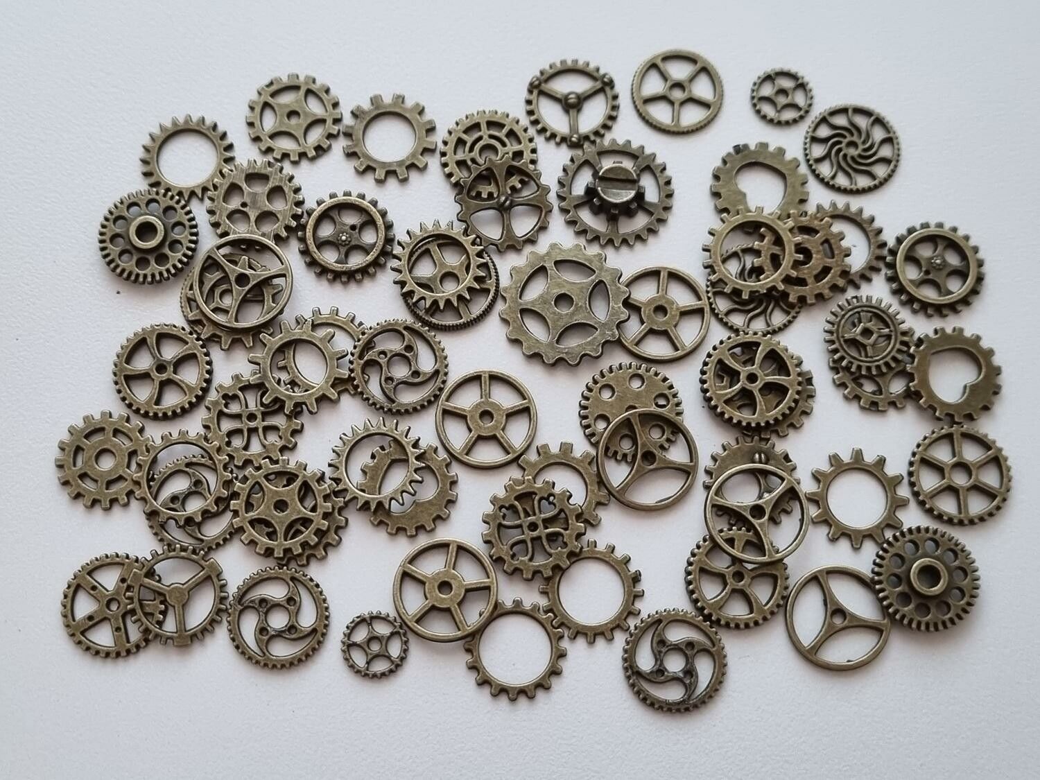 50 st kugghjul i steampunk, kuggar, gears minikugghjul (bronsfärgade)
