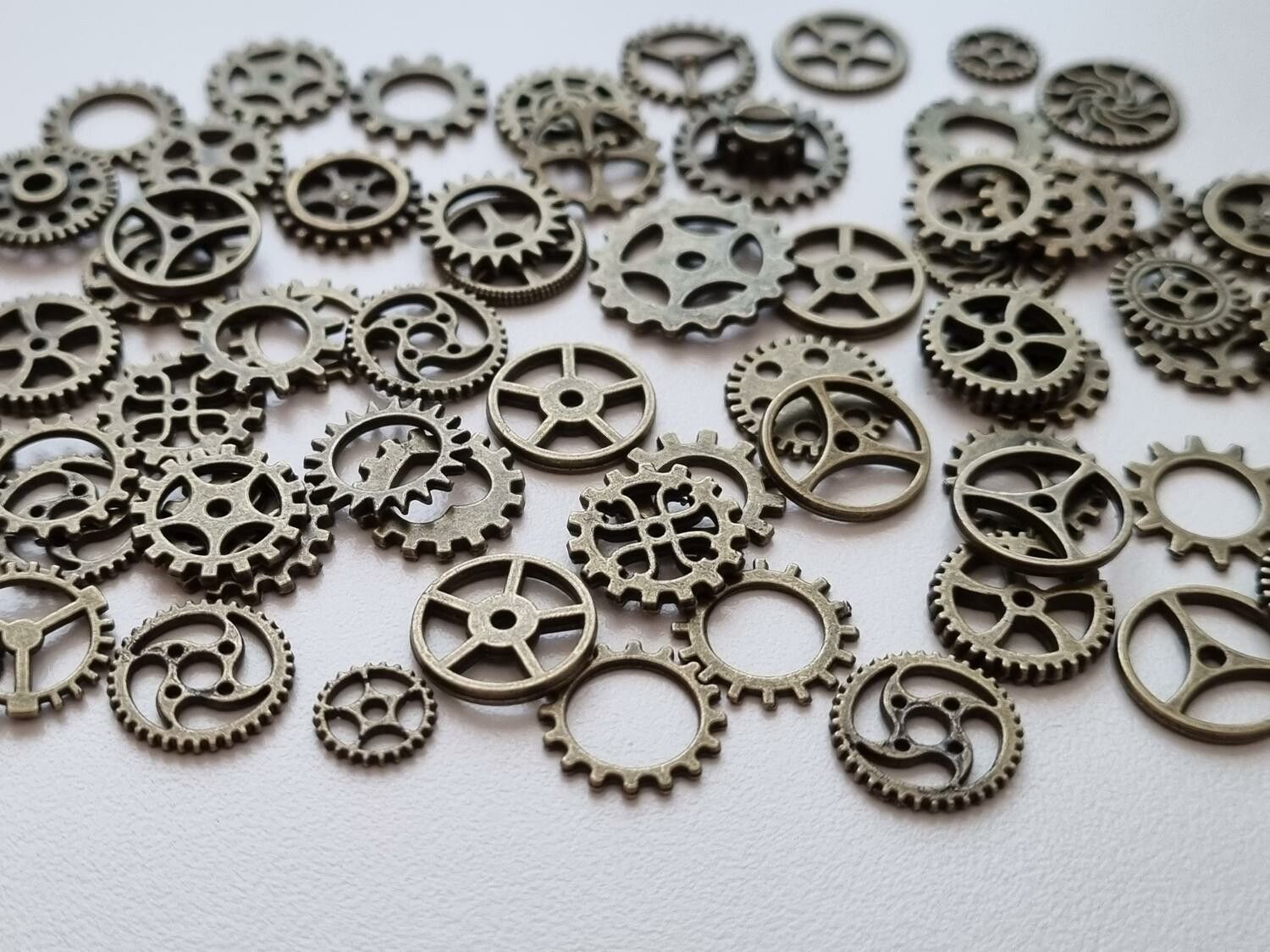 50 st kugghjul i steampunk, kuggar, gears minikugghjul (bronsfärgade)