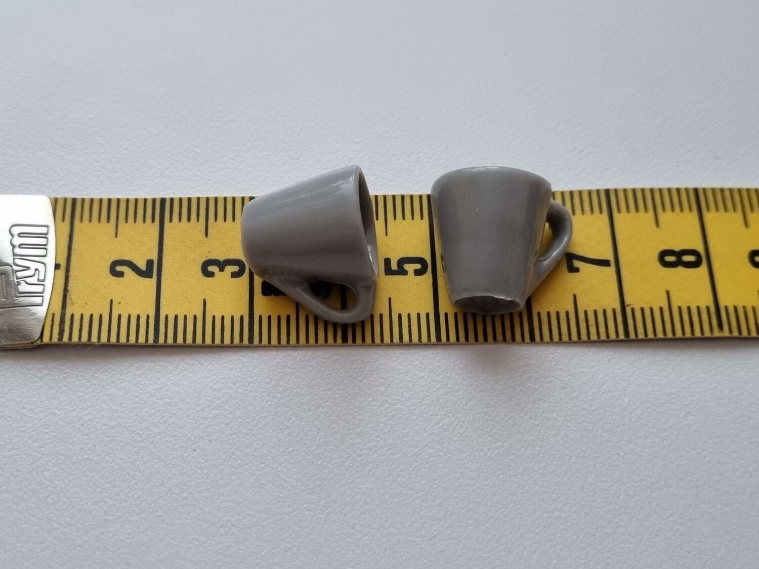 2 st Muggar Koppar - miniatyr till dockskåp dockhus (grå)