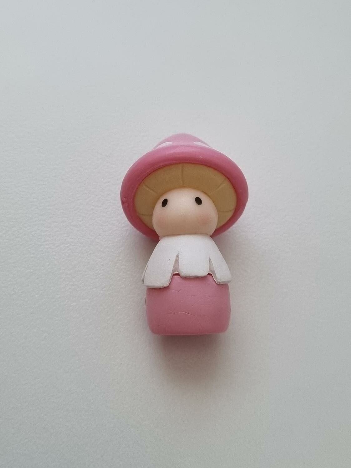 Miniatyr, figur, dockskåp - Dam med rosa svamphatt