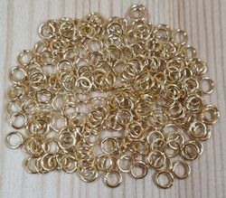 100 st jumprings / bindringar (4 mm, guldfärgade, lättare ton)