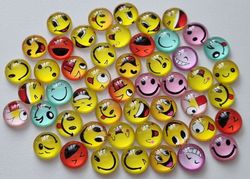 25 st Smileys Emoji - Cabochoner / flatbacks i glas