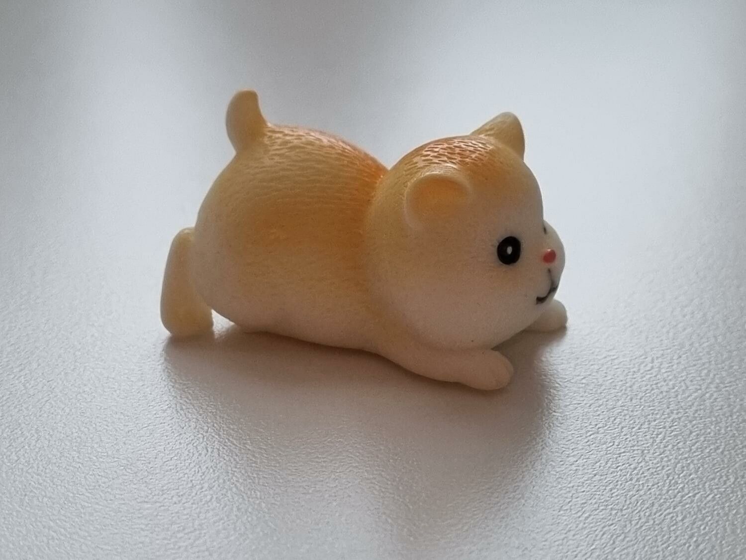 Handmålad hamster / marsvin, figur miniatyr (vit/cremefärgad)